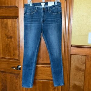 NWT - skinny Jean, size 12